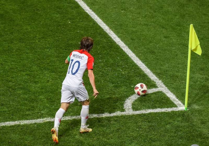 Theo dõi diễn biến trận đấu và “rung” kèo góc giữa trận